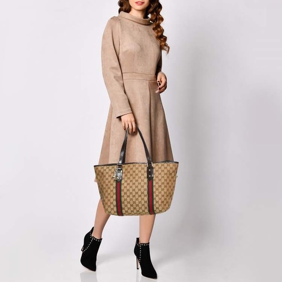 GUCCI Tote
Monogram Large Jolicoeur Tote Brown. Preloved. Great condition - Picture 5 of 14